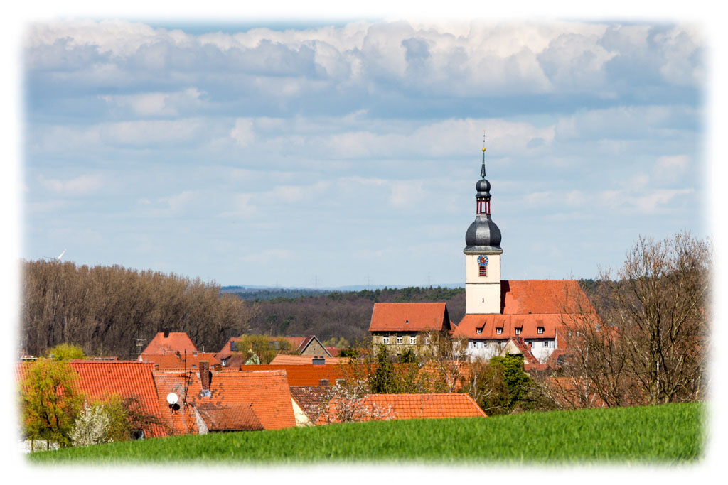 Kirche und Kirchenburg